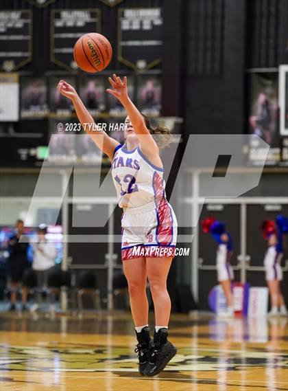 Thumbnail 2 in Lebanon vs. Western Boone (IHSAA 3A Sectional First Round) photogallery.