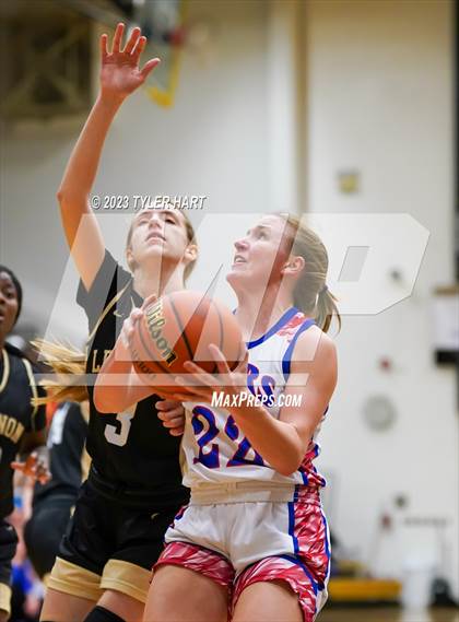 Thumbnail 2 in Lebanon vs. Western Boone (IHSAA 3A Sectional First Round) photogallery.