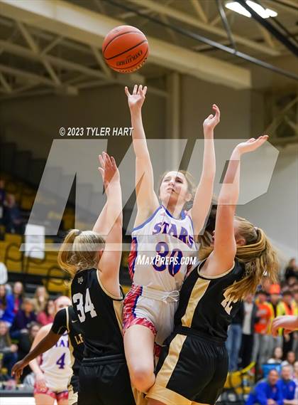 Thumbnail 3 in Lebanon vs. Western Boone (IHSAA 3A Sectional First Round) photogallery.