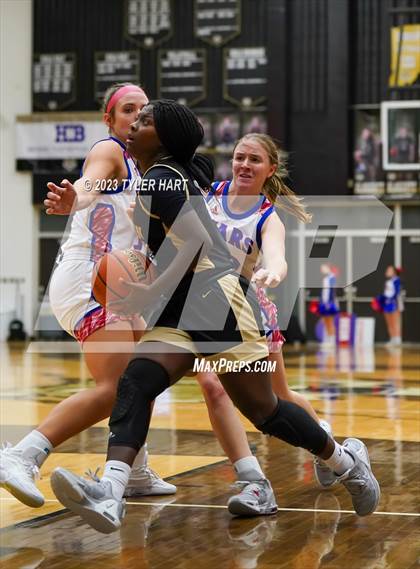 Thumbnail 1 in Lebanon vs. Western Boone (IHSAA 3A Sectional First Round) photogallery.