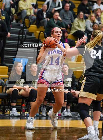 Thumbnail 2 in Lebanon vs. Western Boone (IHSAA 3A Sectional First Round) photogallery.