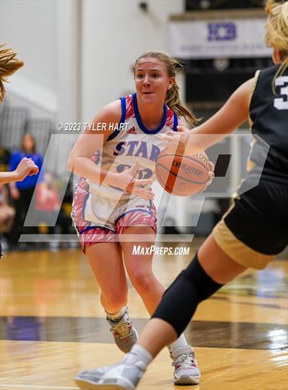 Thumbnail 2 in Lebanon vs. Western Boone (IHSAA 3A Sectional First Round) photogallery.