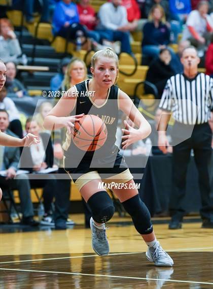 Thumbnail 2 in Lebanon vs. Western Boone (IHSAA 3A Sectional First Round) photogallery.
