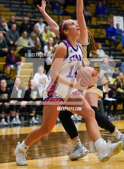 Thumbnail 2 in Lebanon vs. Western Boone (IHSAA 3A Sectional First Round) photogallery.