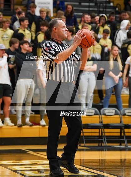 Thumbnail 2 in Lebanon vs. Western Boone (IHSAA 3A Sectional First Round) photogallery.