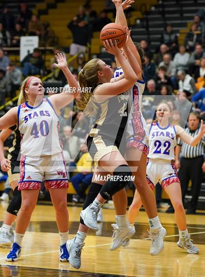 Thumbnail 3 in Lebanon vs. Western Boone (IHSAA 3A Sectional First Round) photogallery.
