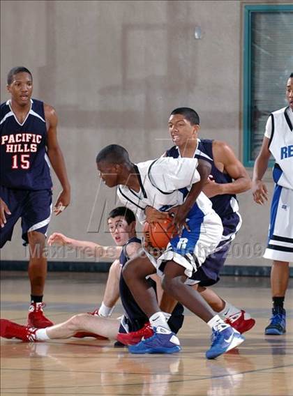 Thumbnail 3 in Pacific Hills vs. Reseda (MaxPreps Holiday Classic) photogallery.