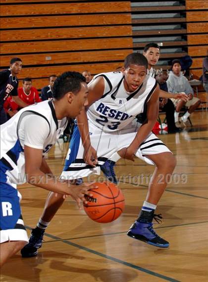 Thumbnail 1 in Pacific Hills vs. Reseda (MaxPreps Holiday Classic) photogallery.