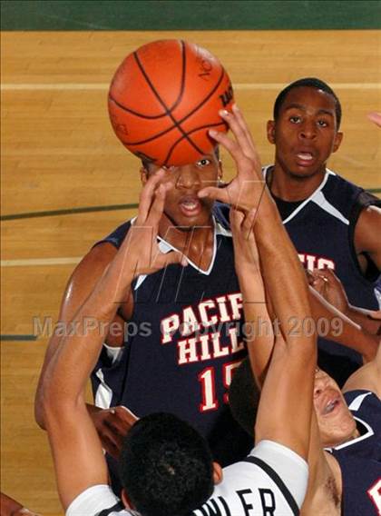 Thumbnail 1 in Pacific Hills vs. Reseda (MaxPreps Holiday Classic) photogallery.