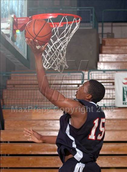 Thumbnail 1 in Pacific Hills vs. Reseda (MaxPreps Holiday Classic) photogallery.