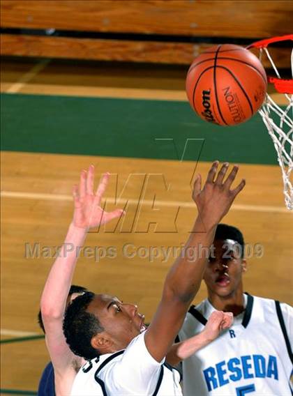 Thumbnail 3 in Pacific Hills vs. Reseda (MaxPreps Holiday Classic) photogallery.