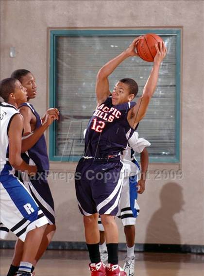 Thumbnail 2 in Pacific Hills vs. Reseda (MaxPreps Holiday Classic) photogallery.