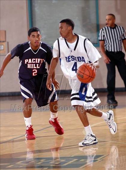 Thumbnail 2 in Pacific Hills vs. Reseda (MaxPreps Holiday Classic) photogallery.