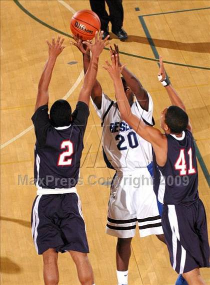 Thumbnail 2 in Pacific Hills vs. Reseda (MaxPreps Holiday Classic) photogallery.