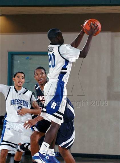 Thumbnail 2 in Pacific Hills vs. Reseda (MaxPreps Holiday Classic) photogallery.