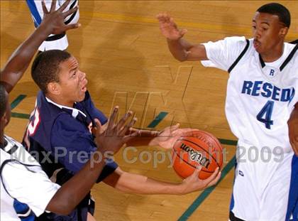 Thumbnail 2 in Pacific Hills vs. Reseda (MaxPreps Holiday Classic) photogallery.