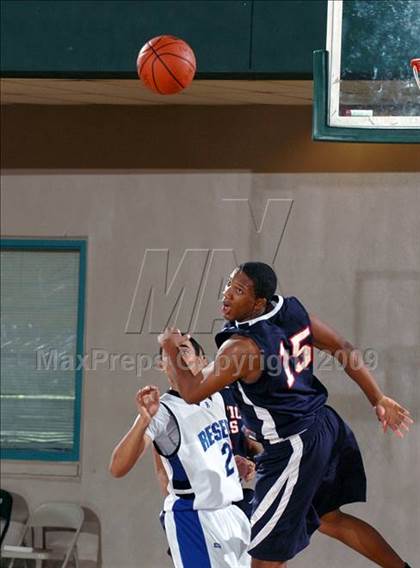 Thumbnail 1 in Pacific Hills vs. Reseda (MaxPreps Holiday Classic) photogallery.