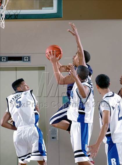 Thumbnail 2 in Pacific Hills vs. Reseda (MaxPreps Holiday Classic) photogallery.