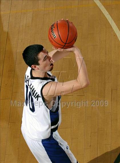 Thumbnail 2 in Pacific Hills vs. Reseda (MaxPreps Holiday Classic) photogallery.