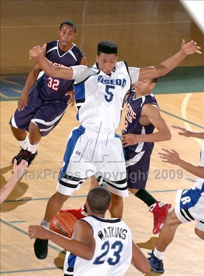 Thumbnail 1 in Pacific Hills vs. Reseda (MaxPreps Holiday Classic) photogallery.