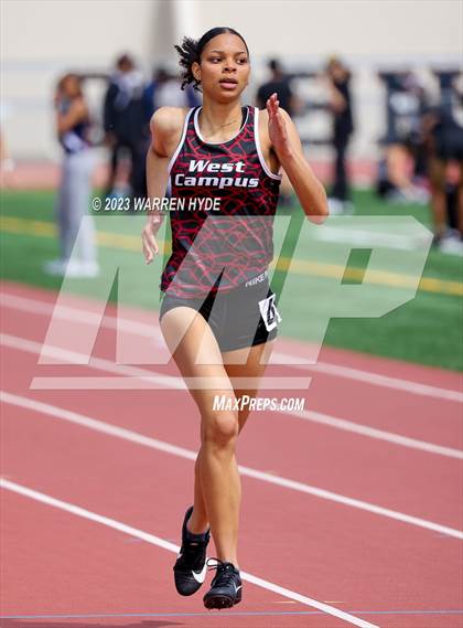 Thumbnail 1 in Herd Roundup @ Elk Grove photogallery.