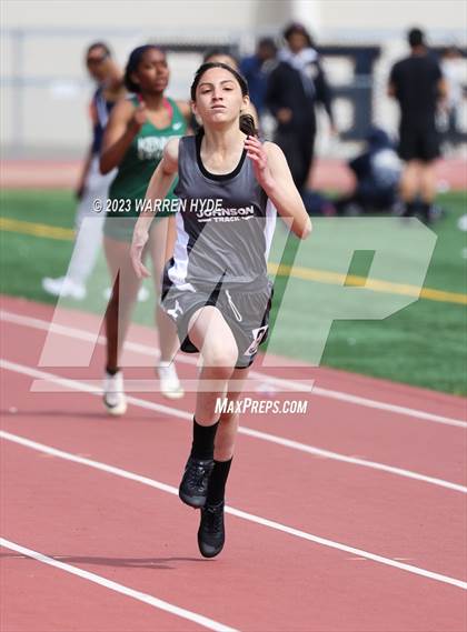 Thumbnail 2 in Herd Roundup @ Elk Grove photogallery.