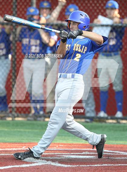 Thumbnail 2 in West Islip @ Newfield photogallery.