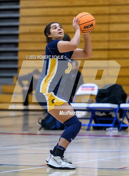 Thumbnail 1 in Pleasant Valley vs Oak Ridge (Folsom-Vista Winter Classic) photogallery.