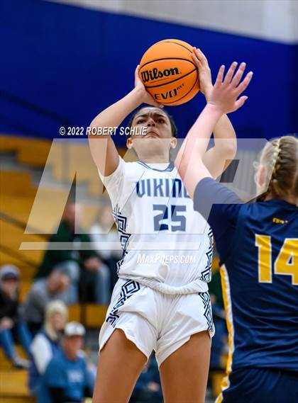 Thumbnail 1 in Pleasant Valley vs Oak Ridge (Folsom-Vista Winter Classic) photogallery.