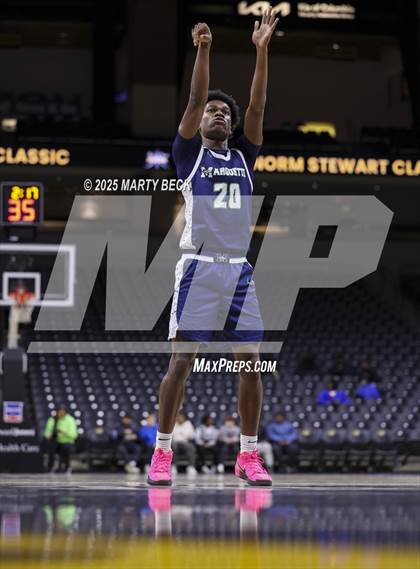 Thumbnail 3 in Marquette vs Jefferson City (Norm Stewart Classic) photogallery.