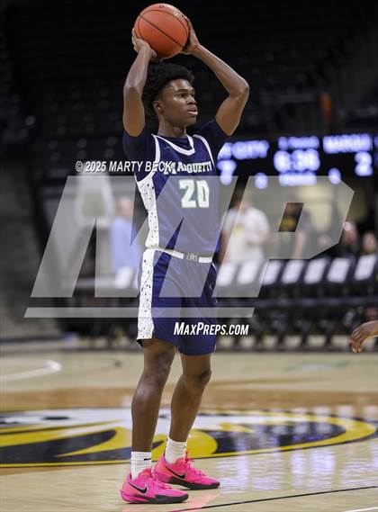 Thumbnail 3 in Marquette vs Jefferson City (Norm Stewart Classic) photogallery.