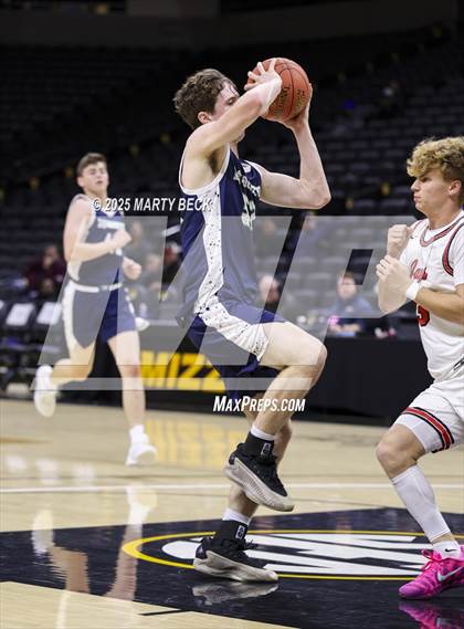 Thumbnail 2 in Marquette vs Jefferson City (Norm Stewart Classic) photogallery.