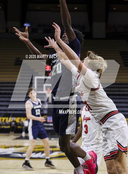 Thumbnail 3 in Marquette vs Jefferson City (Norm Stewart Classic) photogallery.