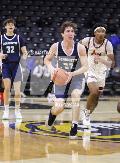 Thumbnail 3 in Marquette vs Jefferson City (Norm Stewart Classic) photogallery.