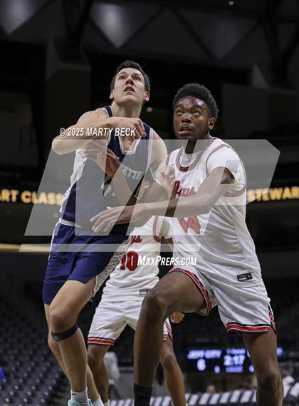 Thumbnail 2 in Marquette vs Jefferson City (Norm Stewart Classic) photogallery.