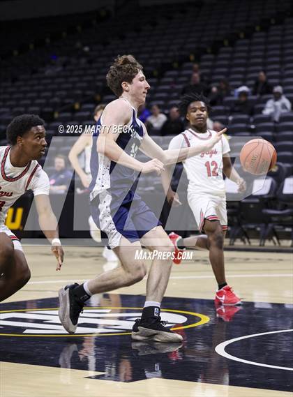 Thumbnail 2 in Marquette vs Jefferson City (Norm Stewart Classic) photogallery.