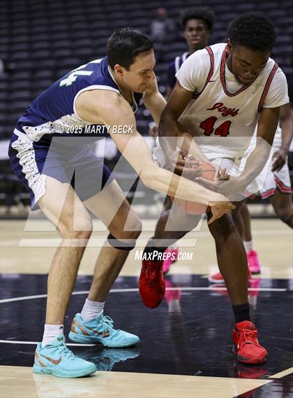 Thumbnail 3 in Marquette vs Jefferson City (Norm Stewart Classic) photogallery.