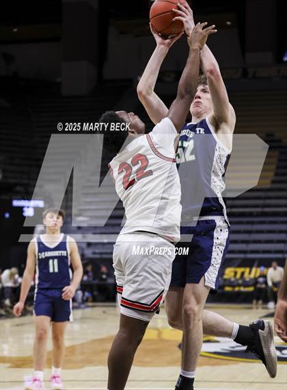 Thumbnail 3 in Marquette vs Jefferson City (Norm Stewart Classic) photogallery.