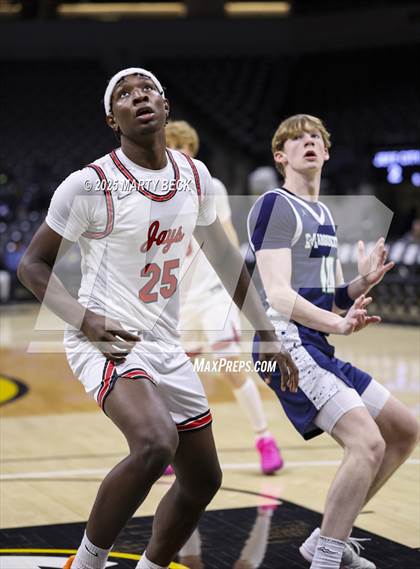 Thumbnail 3 in Marquette vs Jefferson City (Norm Stewart Classic) photogallery.