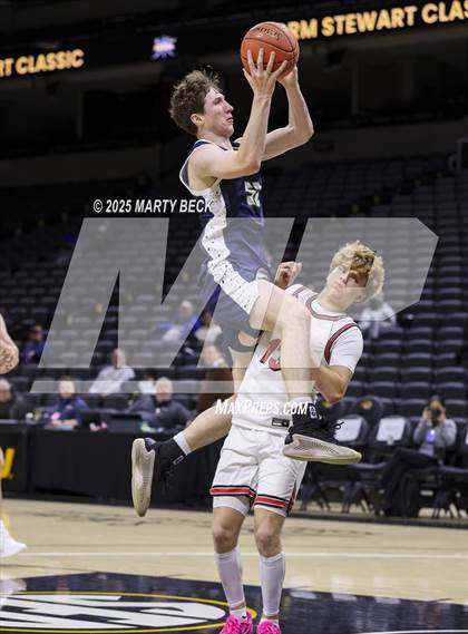 Thumbnail 2 in Marquette vs Jefferson City (Norm Stewart Classic) photogallery.
