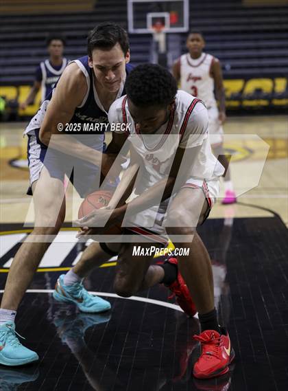 Thumbnail 3 in Marquette vs Jefferson City (Norm Stewart Classic) photogallery.