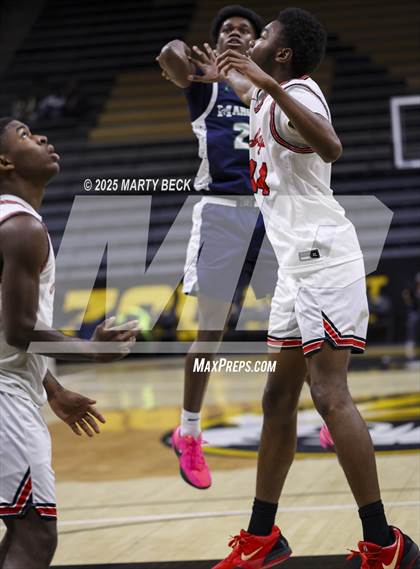 Thumbnail 2 in Marquette vs Jefferson City (Norm Stewart Classic) photogallery.