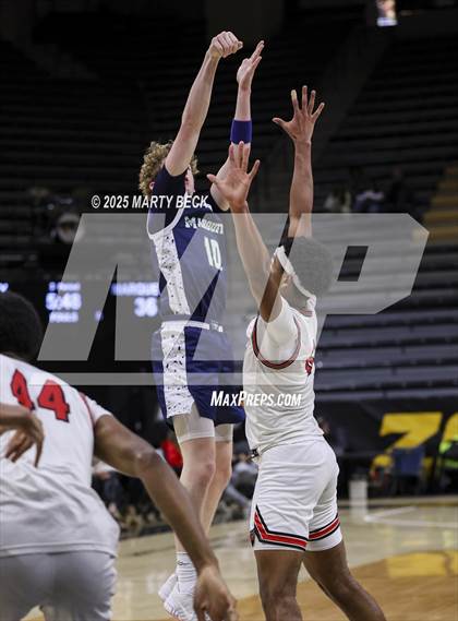 Thumbnail 3 in Marquette vs Jefferson City (Norm Stewart Classic) photogallery.