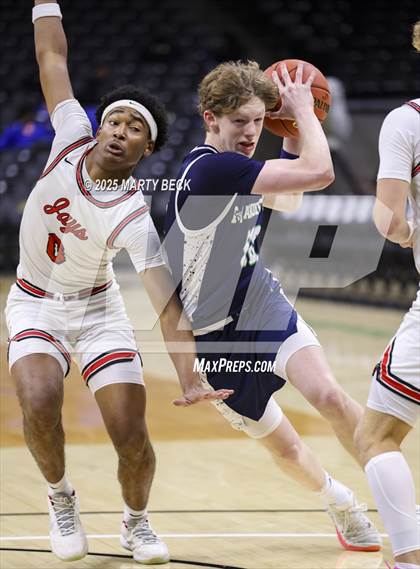 Thumbnail 3 in Marquette vs Jefferson City (Norm Stewart Classic) photogallery.