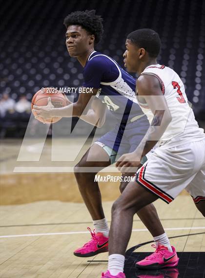 Thumbnail 2 in Marquette vs Jefferson City (Norm Stewart Classic) photogallery.