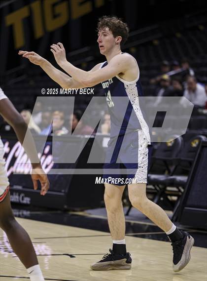 Thumbnail 1 in Marquette vs Jefferson City (Norm Stewart Classic) photogallery.