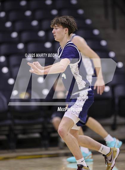 Thumbnail 2 in Marquette vs Jefferson City (Norm Stewart Classic) photogallery.