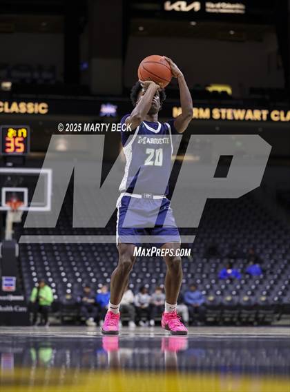 Thumbnail 2 in Marquette vs Jefferson City (Norm Stewart Classic) photogallery.