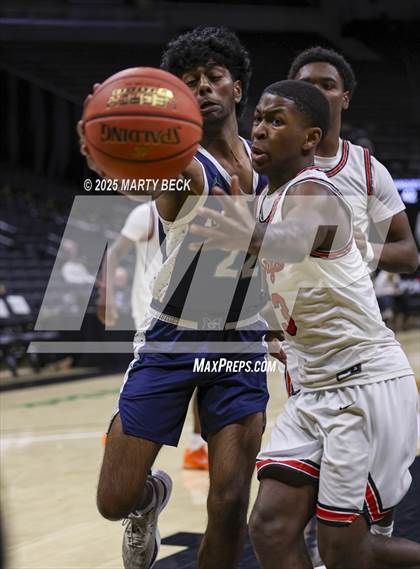 Thumbnail 1 in Marquette vs Jefferson City (Norm Stewart Classic) photogallery.