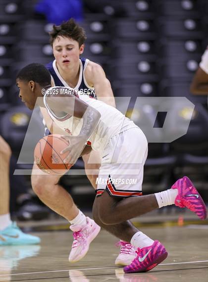 Thumbnail 3 in Marquette vs Jefferson City (Norm Stewart Classic) photogallery.